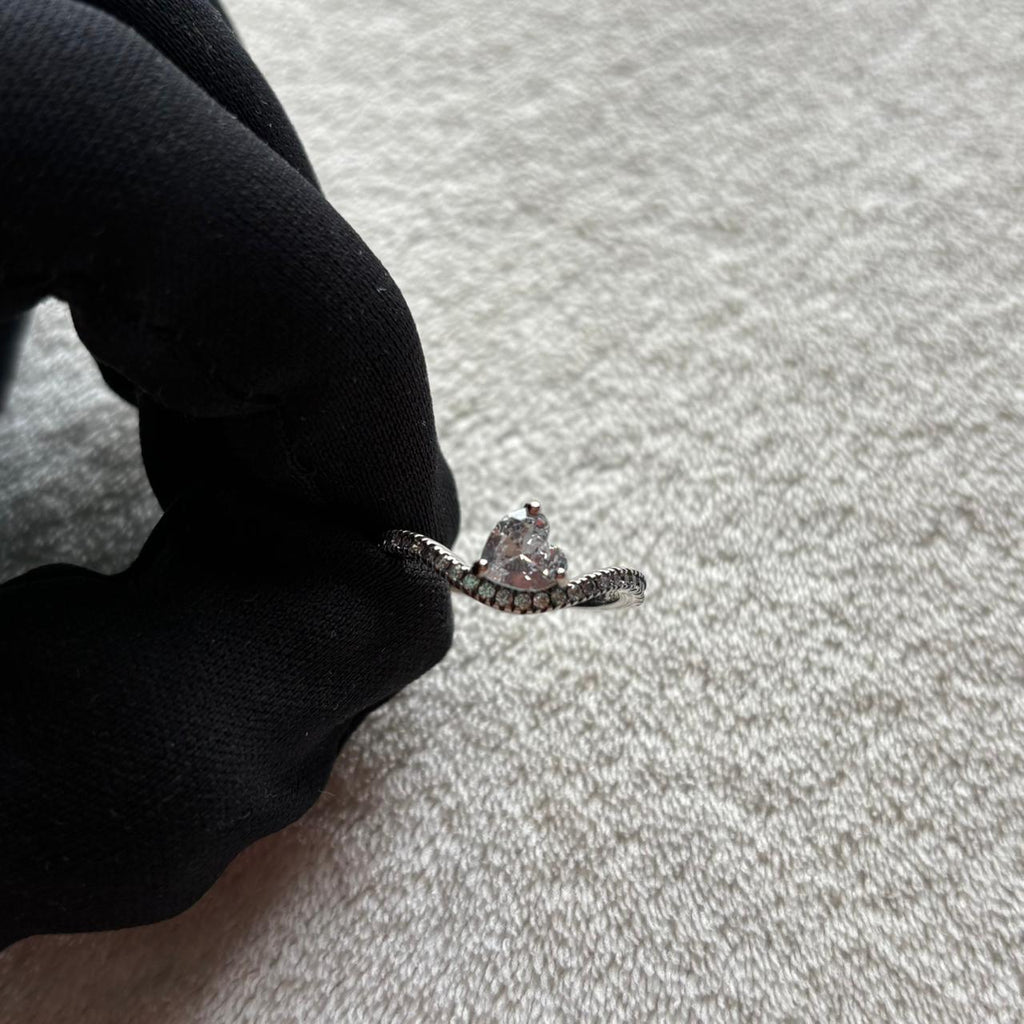 Wavy Heart Pandora Ring