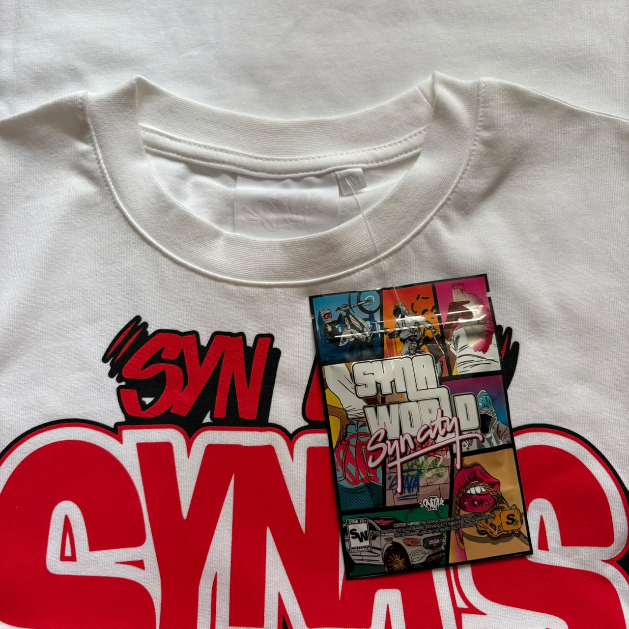 Syna World 'Syn City' Branca T-shirt